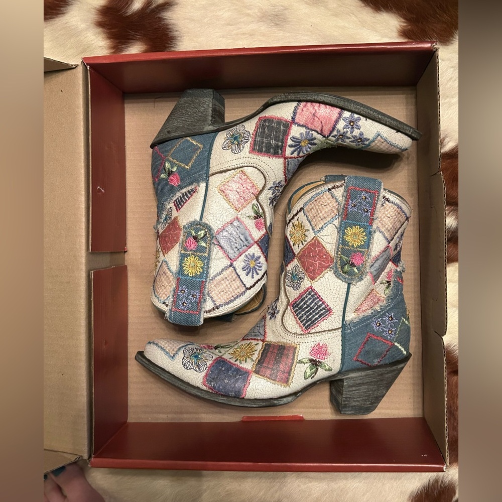 Old Gringo Patchwork Embroidered Multi-Color Heeled Boots - Picture 2 of 13